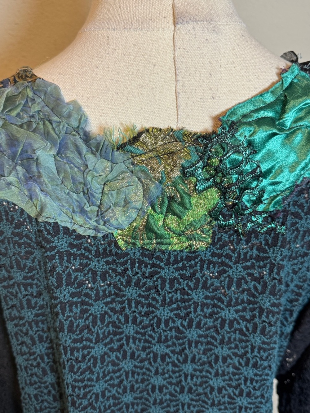 NWT Lee Andersen “Pastiche” Lace Sleeve Embellished Pullover size 1X - Picture 4 of 16